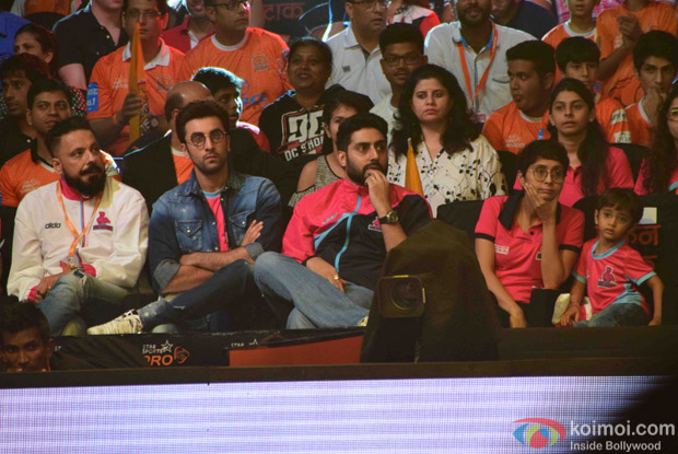  Ranbir Kapoor, Amitabh Bachchan, Kiran rao and Azad Rao Khan during the fourth season of Pro-Kabaddi League 2016