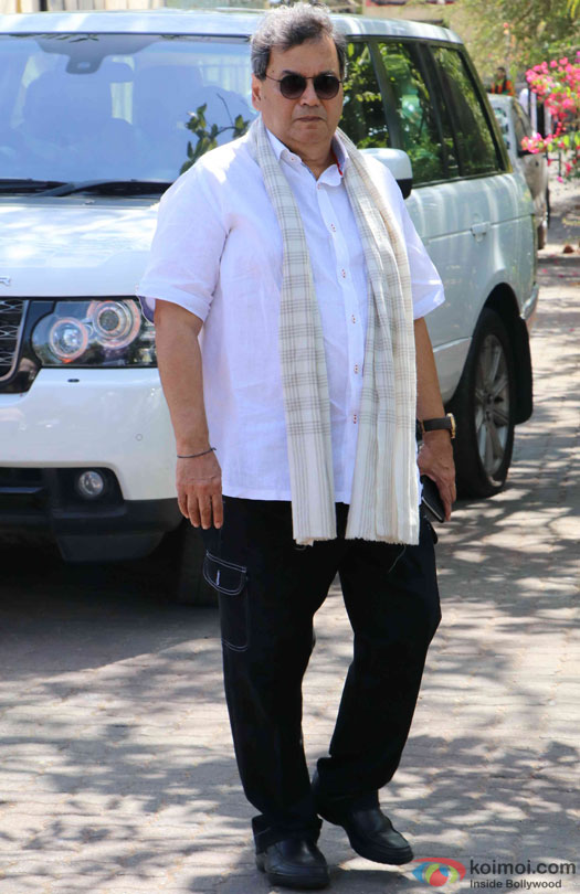 Subhash Ghai during the Funeral of Trade Analyst Vikas Mohan