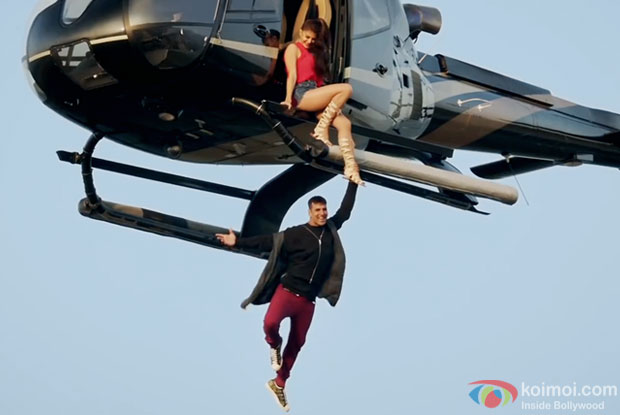 Jacqueline Fernandez and Akshay Kumar in a still from Housefull 3