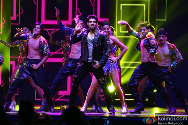 Sooraj Pancholi performing at Videocon d2h IIFA Rocks 2016 in Madrid