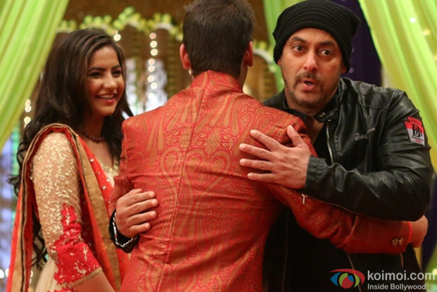  Salman Khan and Anushka Sharma on the sets of Udann