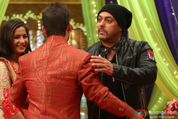  Salman Khan and Anushka Sharma on the sets of Udann