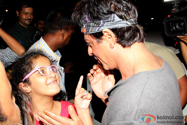 Shah Rukh Khan Spotted At Olive Bar