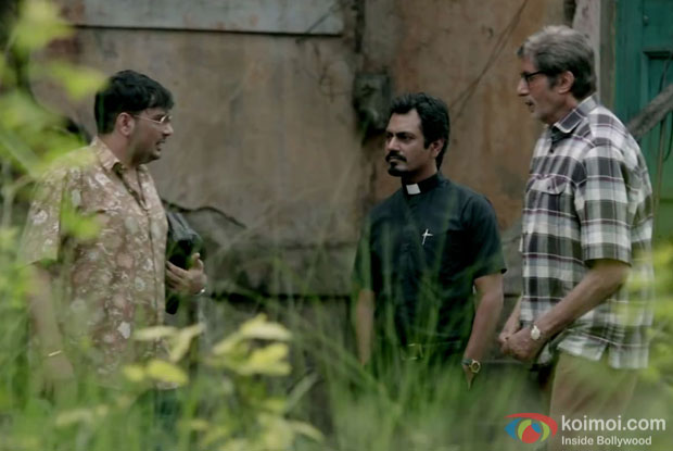 Nawazuddin Siddiqui and Amitabh Bachchan in a still from Te3n