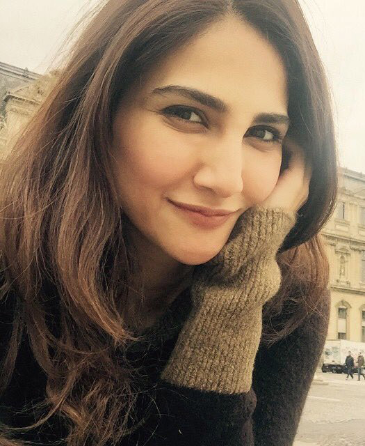 On The Sets Of Befikre : Vaani Kapoor Is Totally Exploring Paris Vaani Kapoor