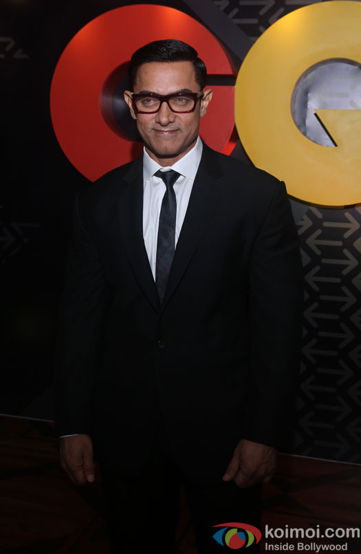 Aamir Khan goes nerdy for Delhi night out