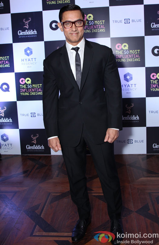 Aamir Khan goes nerdy for Delhi night out
