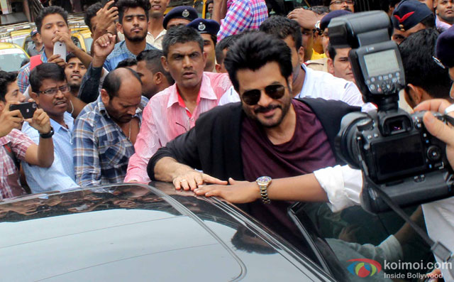 Anil Kapoor promotes his TV show 24 Season 2 at Mumbai Central station