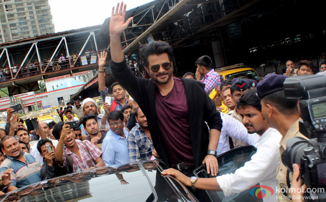 Anil Kapoor promotes his TV show 24 Season 2 at Mumbai Central station