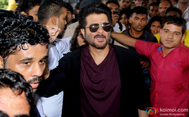Anil Kapoor promotes his TV show 24 Season 2 at Mumbai Central station