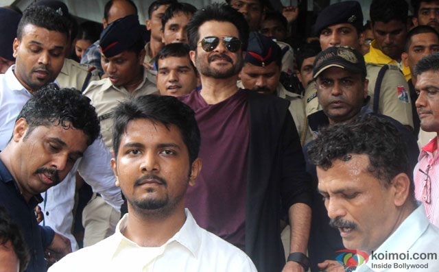 Anil Kapoor promotes his TV show 24 Season 2 at Mumbai Central station