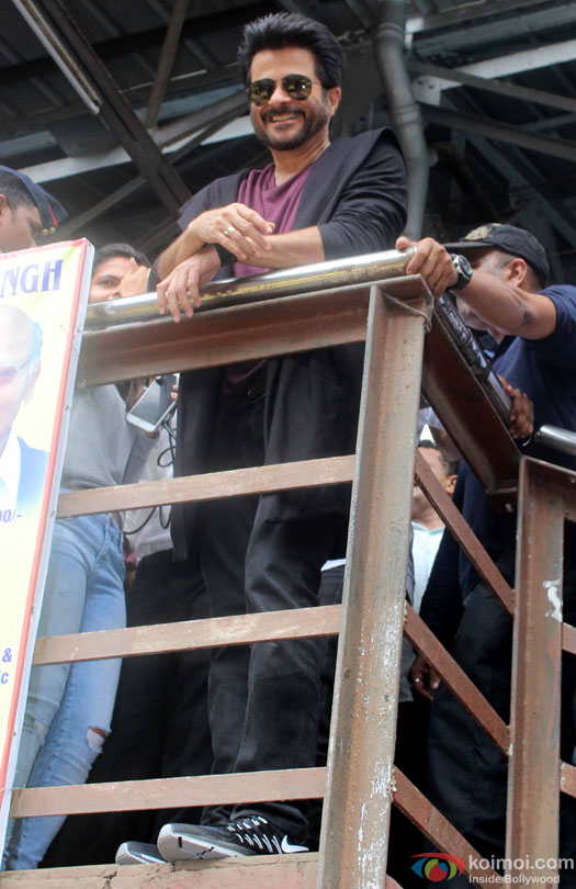Anil Kapoor promotes his TV show 24 Season 2 at Mumbai Central station