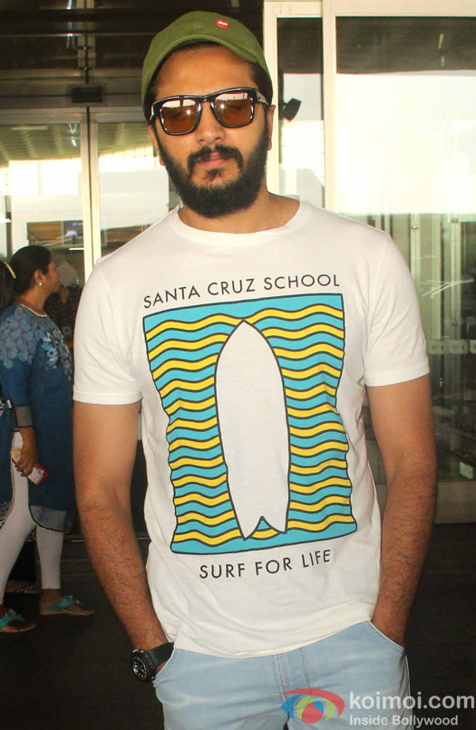 Ritesh Deshmukh Spotted at Airport