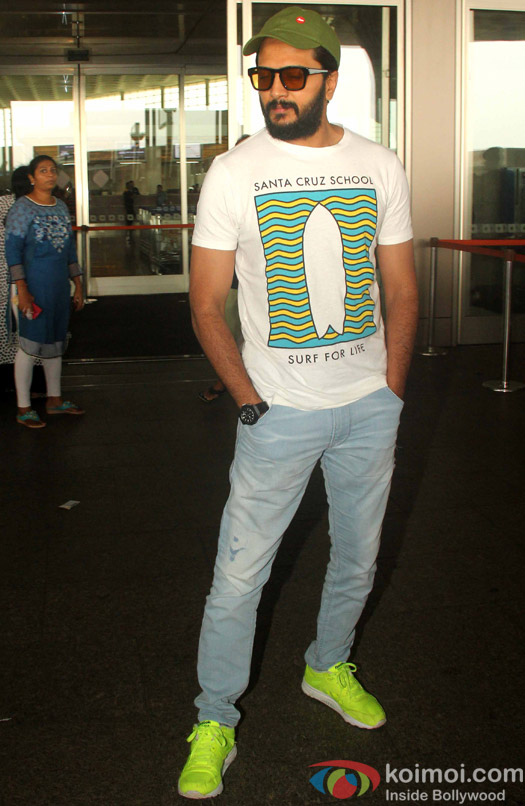 Ritesh Deshmukh Spotted at Airport