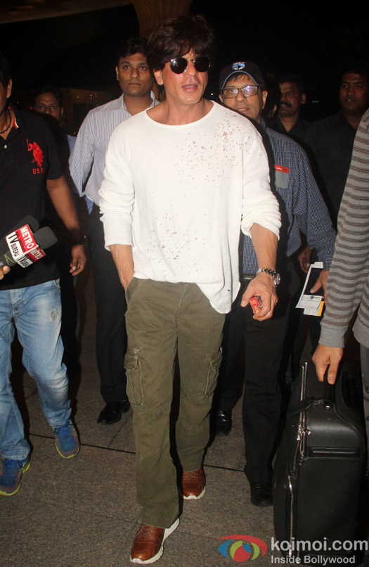 Shah Rukhn Khan spotted at Airport