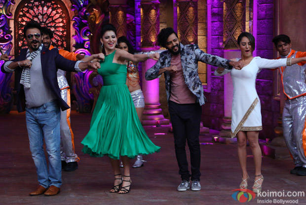 Ritesh Deshmukh, Vivek Oberoi, Urvashi Rautela, Puja Bose and Krishna on the sets of Comedy Nights Bachao
