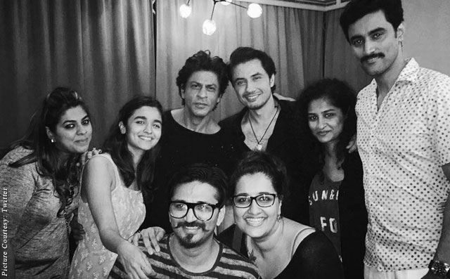 Alia Bhatt, Shah Rukh Khan, Ali Zafar and Kunal Kapoor on the sets of movie 'Dear Zindagi'