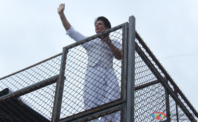 Shah Rukh Khan Celebrated Eid With Media