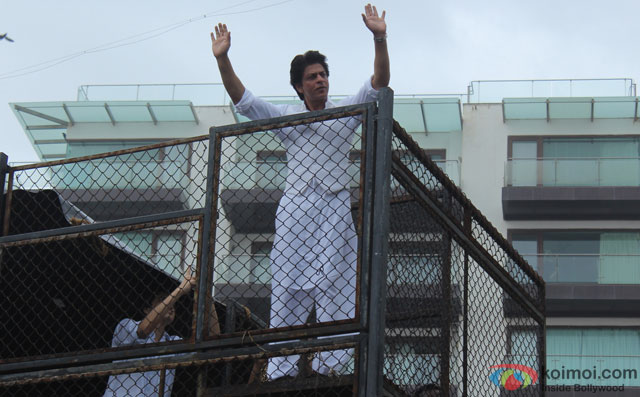 Shah Rukh Khan Celebrated Eid With Media