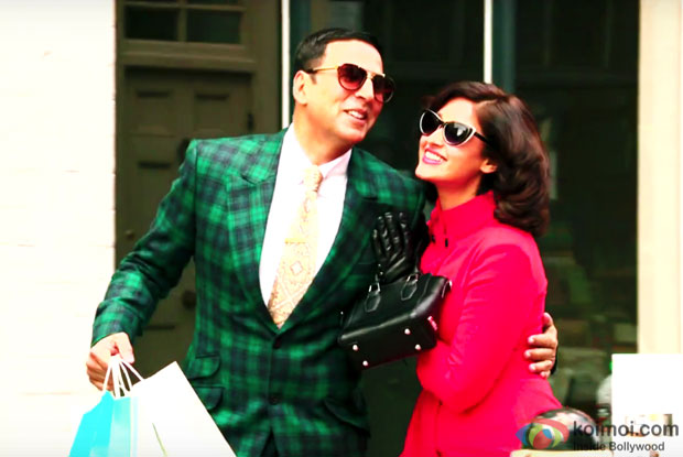 Akshay Kumar and Ileana D'cruz in a Tere Sang Yaara song still from Rustom