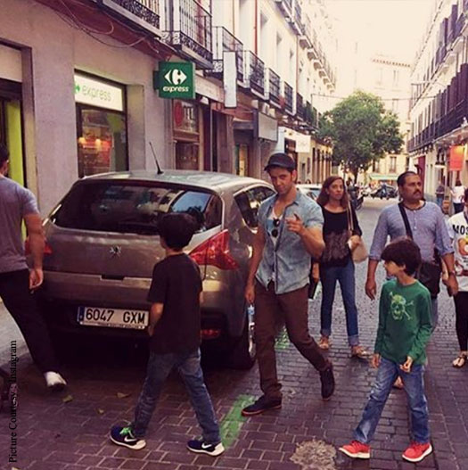Vacation Pictures: Hrithik On A Trip To Africa With Hrehaan & Hridhaan