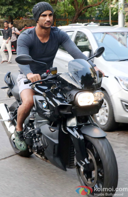 Sushant Singh Rajput spotted in bandra