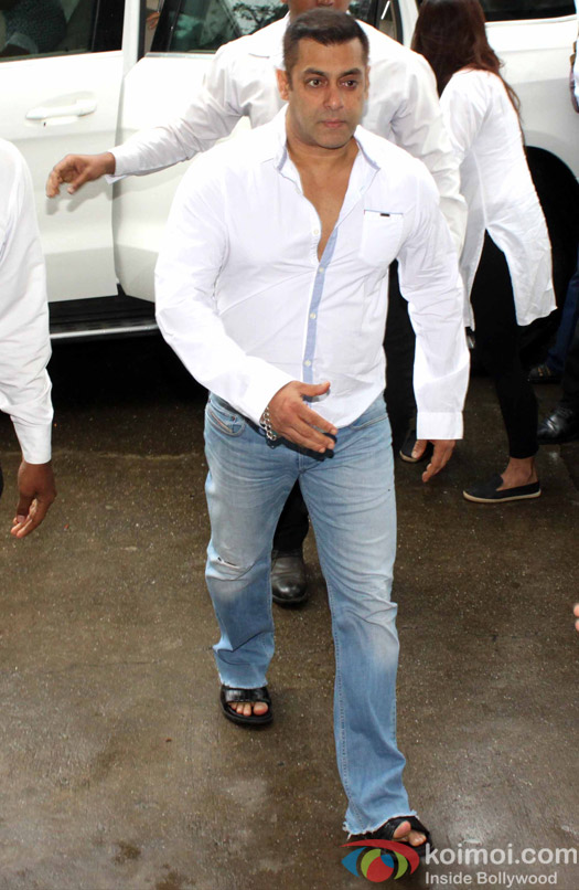 Salman Khan during a prayer meeting of filmmaker Rajjat Barjatya