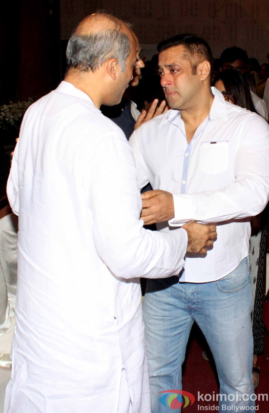Salman Khan during a prayer meeting of filmmaker Rajjat Barjatya