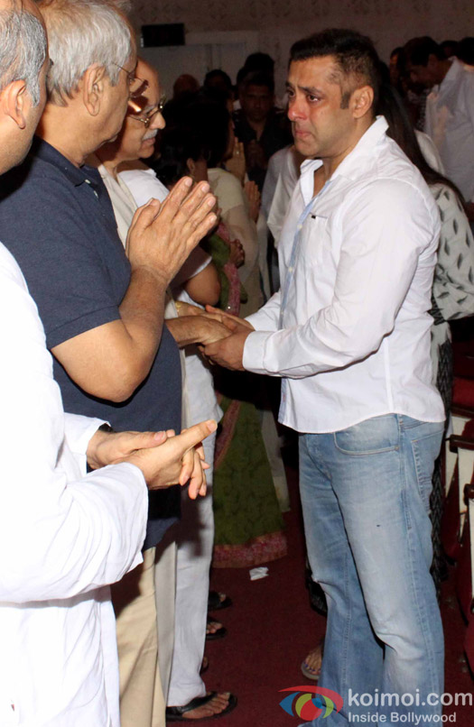 Salman Khan during a prayer meeting of filmmaker Rajjat Barjatya