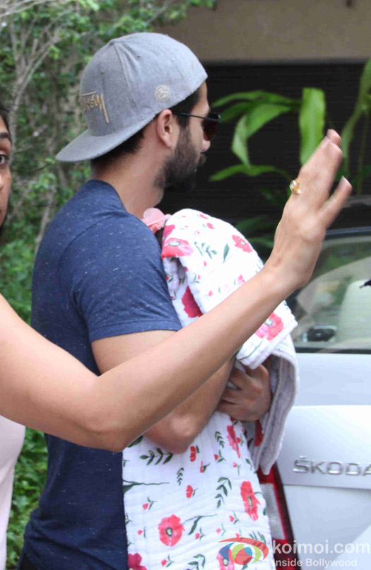 Shahid Kapoor with his baby girl