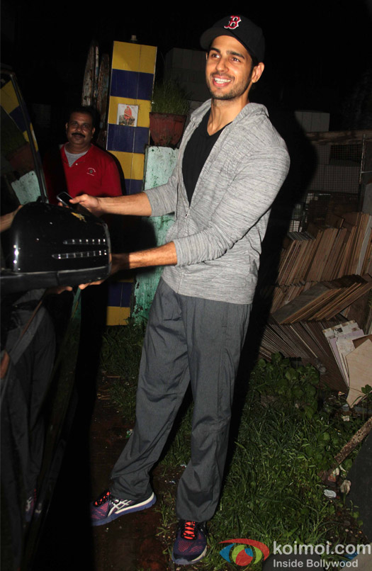 Sidharth Malhotra snapped At post 'Dream Team Concert' dance practice
