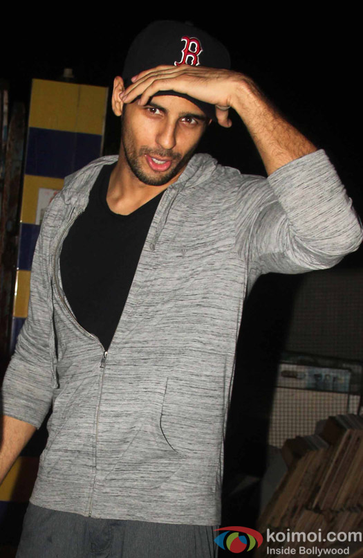 Sidharth Malhotra snapped At post 'Dream Team Concert' dance practice