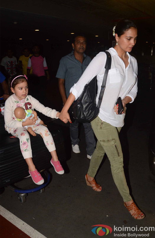 Lara Dutta spotted at Airport