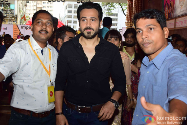 Emraan Hashmi visit ganesh galicha raja for ganpati darshan