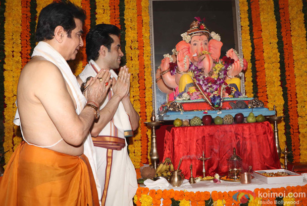 Jeetendra and Tushar Kapoor Celebrates Ganesh Chaturthi