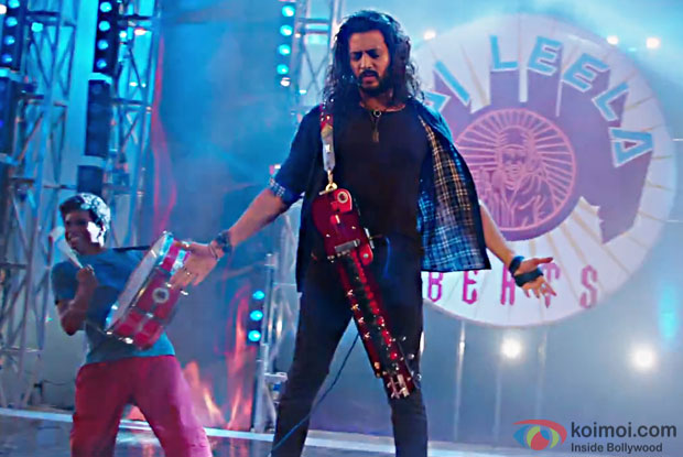 Riteish Deshmukh in a Om Ganapataye Namaha Deva song still from Banjo