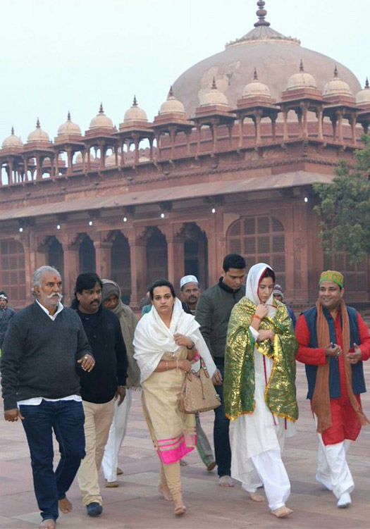 Katrina Kaif prays at the Tomb of Salim Chishti in Fatehpur Sikri today