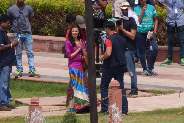Alia Bhatt And Varun Dhawan On The Sets Of Badrinath Ki Dulhaniya