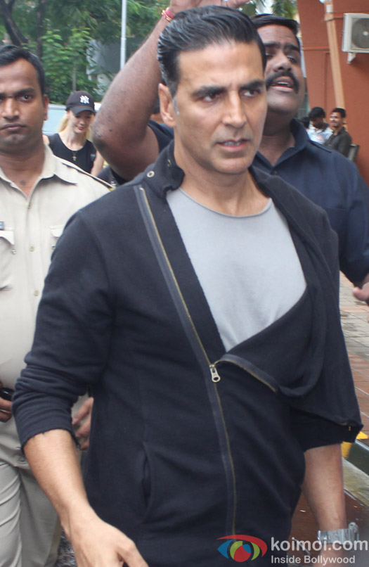  Akshay Kumar attend graduation ceremony of Women self defense center 