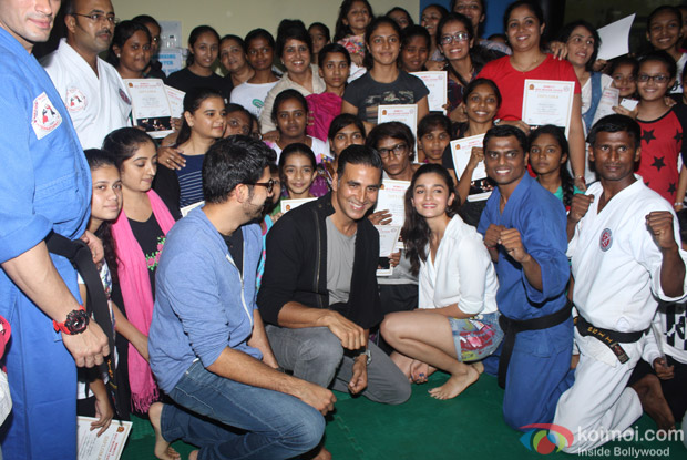  Akshay Kumar, Alia Bhatt and Aditya Thackeray attend graduation ceremony of Women self defense center 