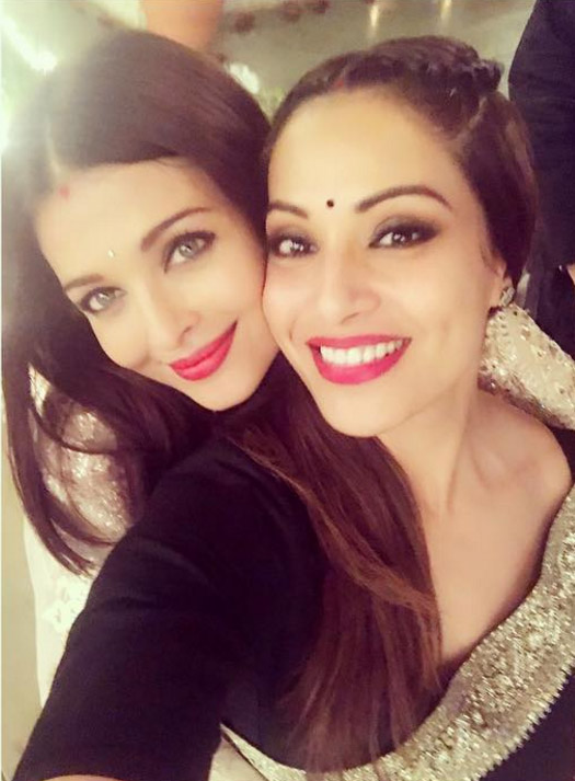 Aishwarya Rai Bachchan and Bipasha Basu During The Amitabh Bachchan's Diwali party