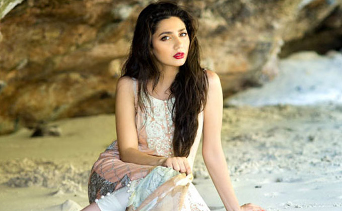 Everybody waiting for Raees in Pakistan: Mahira Khan