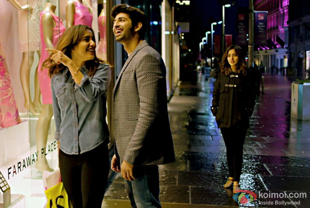 Neha Sharma and Aashim Gulati in a Tum Bin 2 title song still from Tum Bin 2 
