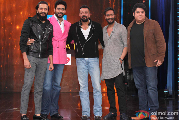 Riteish Deshmukh, Abhishek Bachchan, Ajay Devgan, Sajid Khan and Sanjay Dutt on the sets of Yaaron Ki Baraat