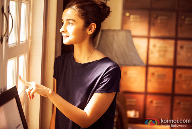 Not trying to look like a versatile actor, says Alia Bhatt