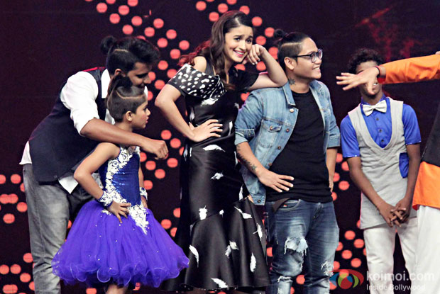 Ali Bhatt promoting Dear Zindgi on the sets of Super Dancers
