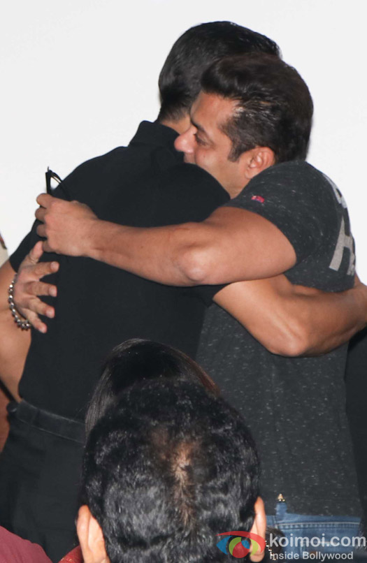 Salman Khan and Akshay Kumar during the first look launch of film 2.0