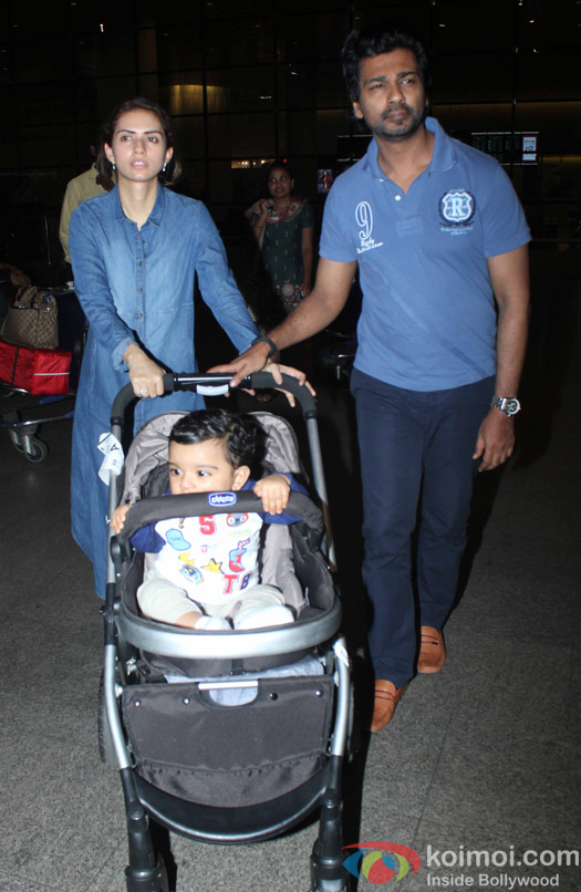 Nikhil Dwivedi along with family Spotted at Airport