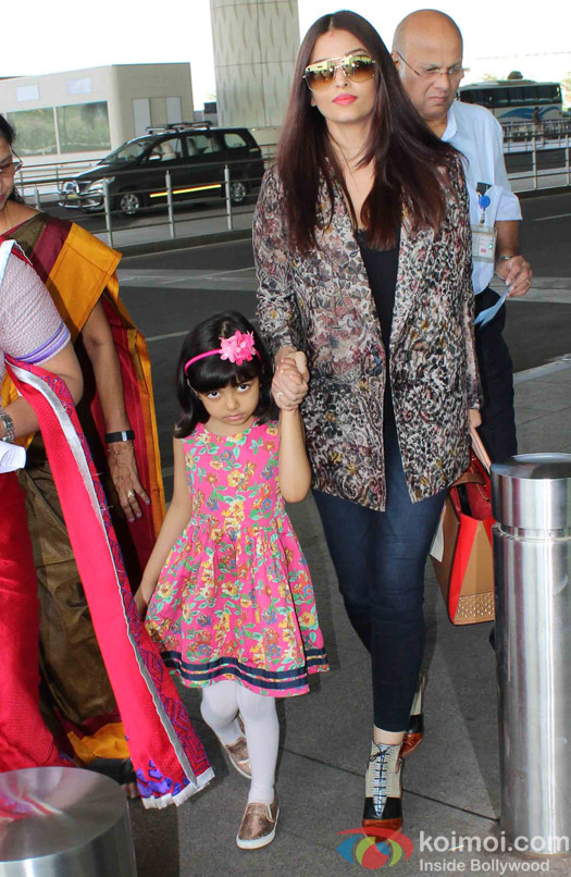 Aishwarya Rai Bachchan and Aaradhya Bachchan spotted at Airport