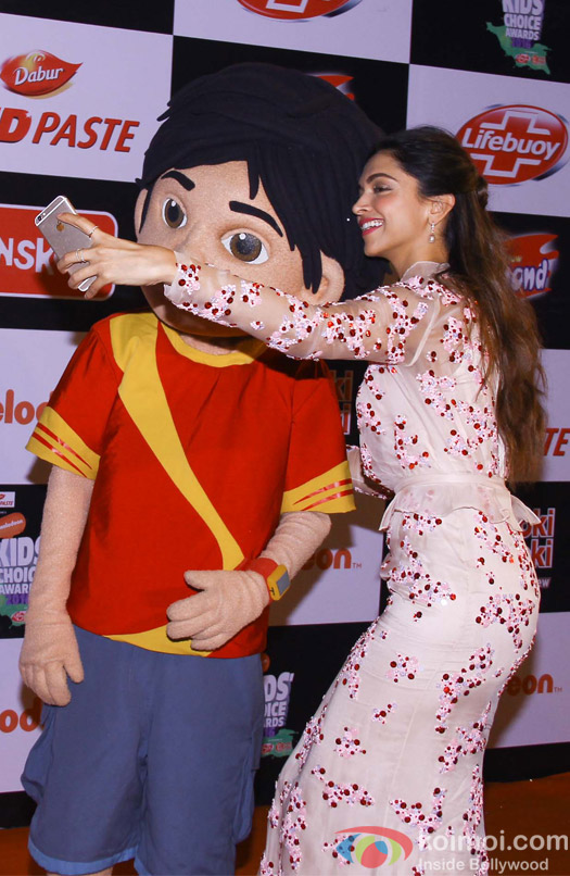 Deepika Padukone At Nickelodeon Kids' Choice Awards 2016